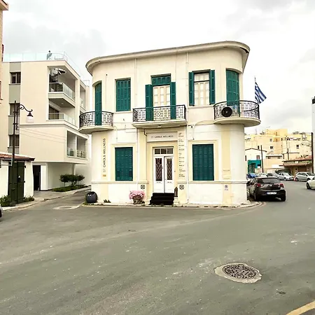 Le Voyageur Apartment *